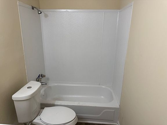 5th image of 1825 15th Ave N APT 15