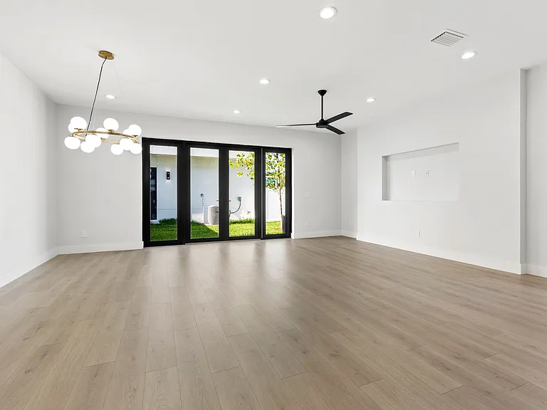 101 E Euclid Ave #1 — Photo 3