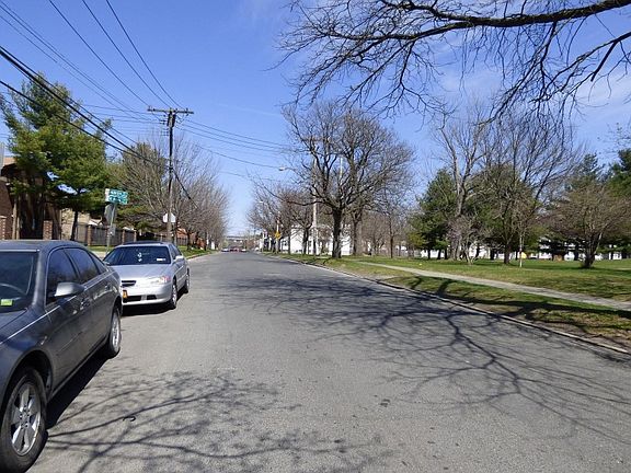 4th image of 6 N Manning Blvd