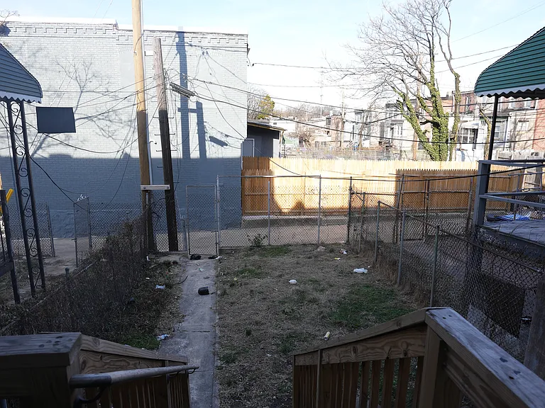 1204 Bonaparte Ave — Photo 5