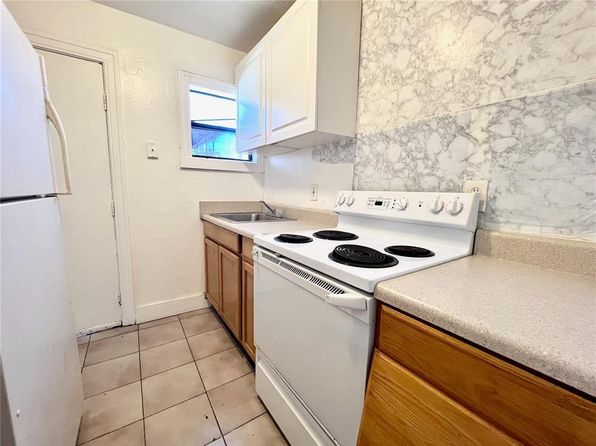 saint-petersburg-florida-81387809 picture