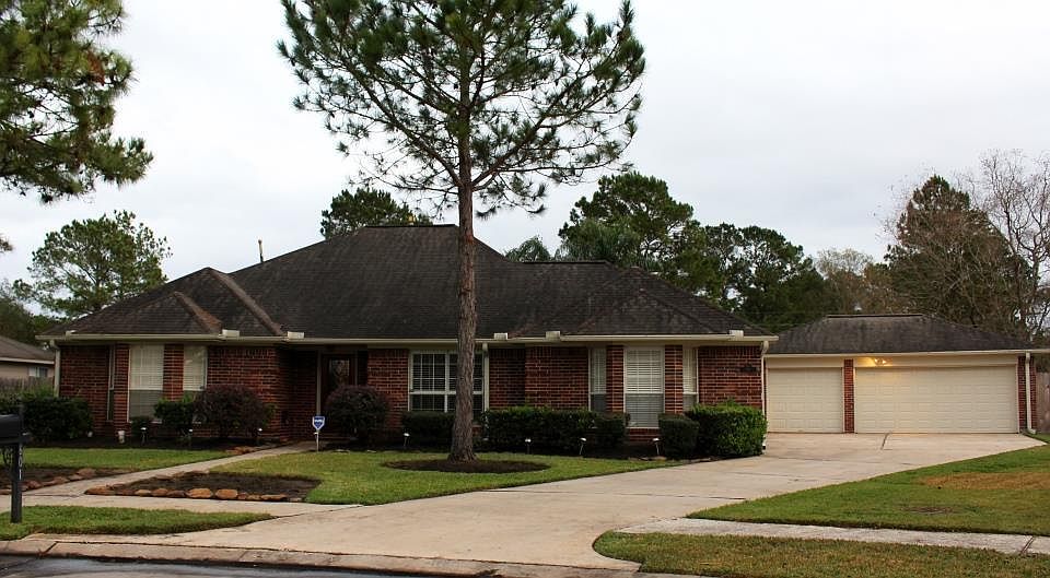 1st image of 601 Woodview Dr