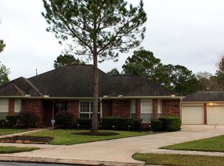 601 Woodview Dr, Friendswood, TX 77546