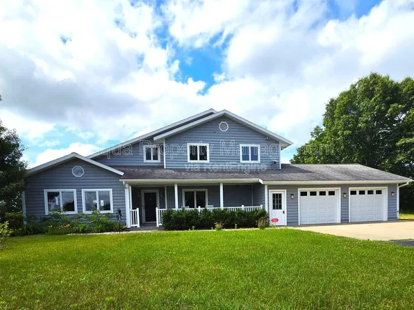 6660 Pine Rd, Benton Harbor, MI 49022