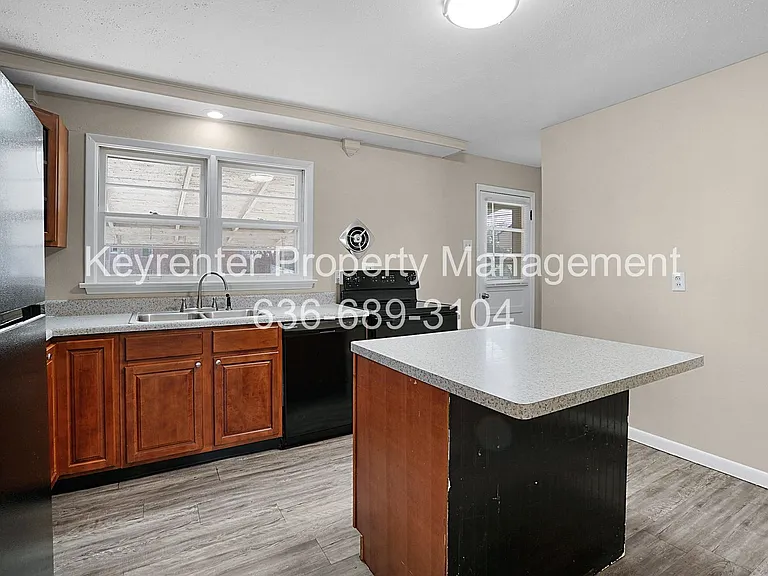 236 S Cadillac Dr — Photo 8