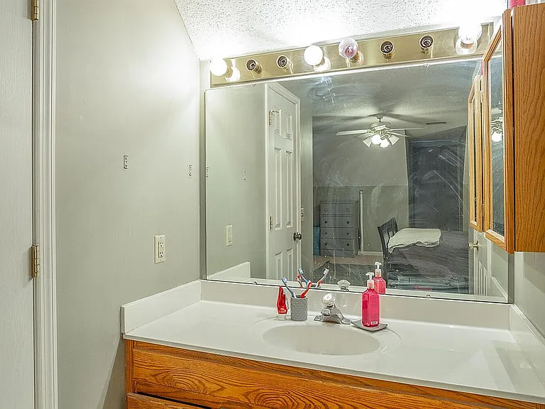 7530 Eric Dr — Photo 19