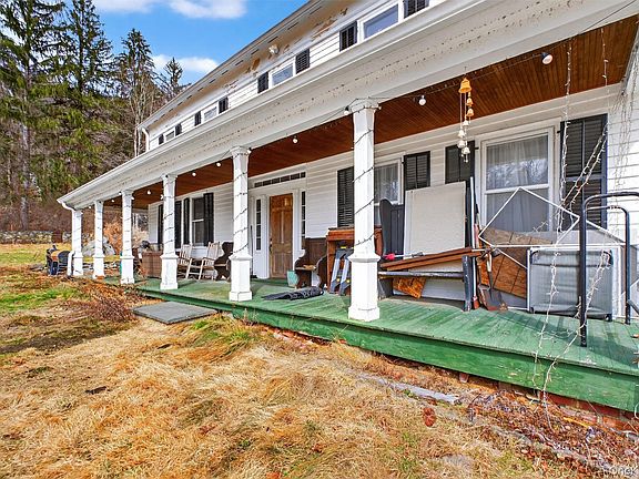 3rd image of 611 Peekskill Hollow Road