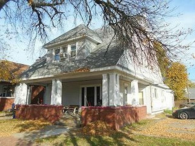 1st image of 1116 W 3rd St