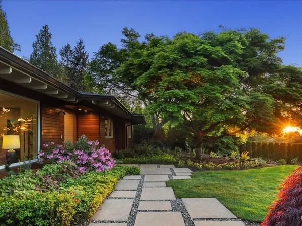 8320 Frederick Place, Edmonds, WA 98026