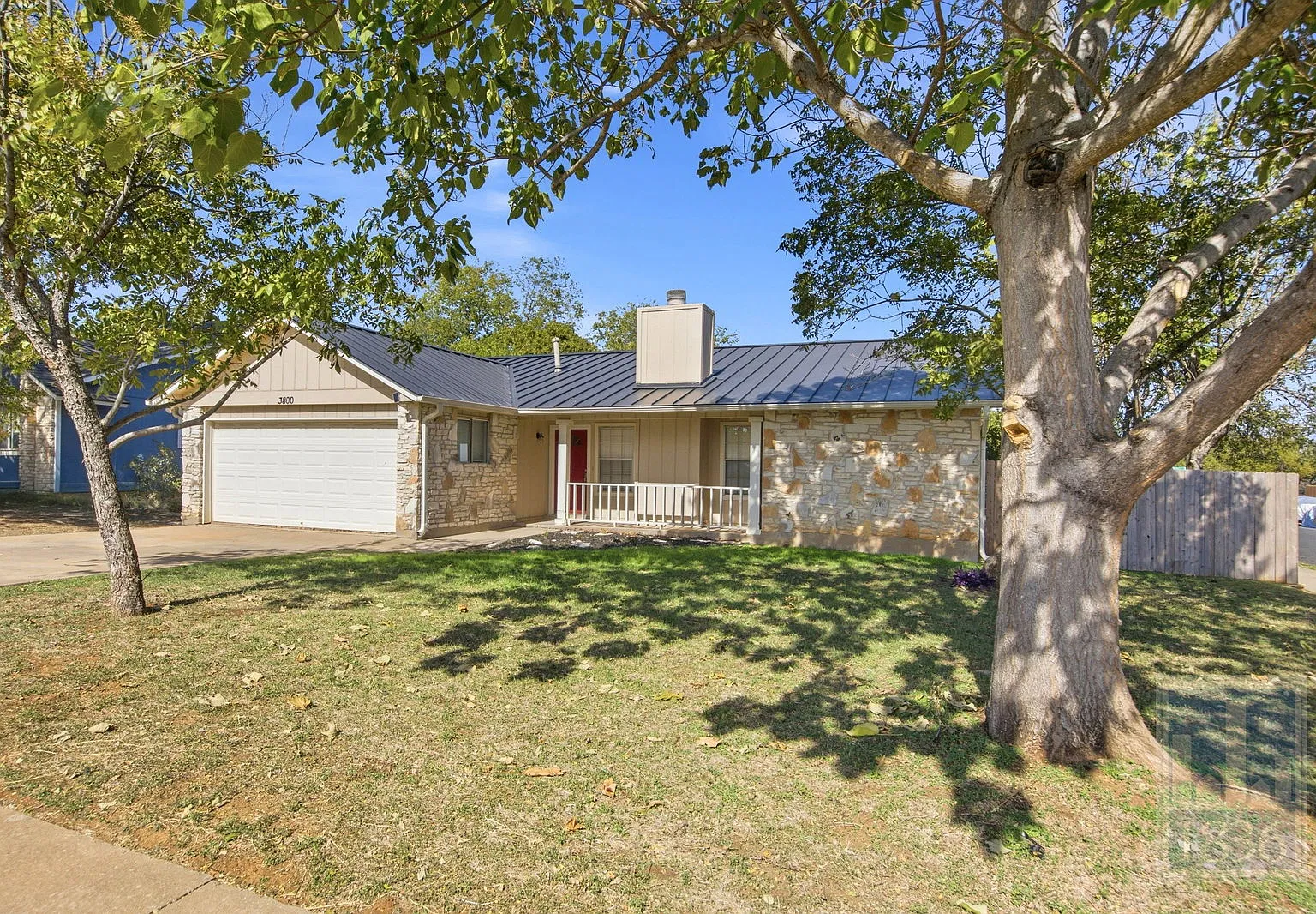 4 bed, 2.0 bath, 1670 sqft, $2,250 — Photo 1