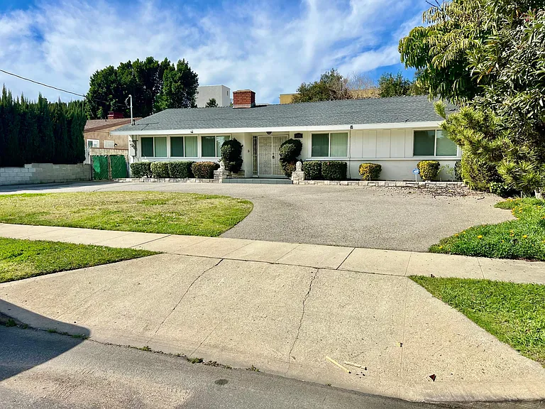 6725 Lennox Ave — Photo 3
