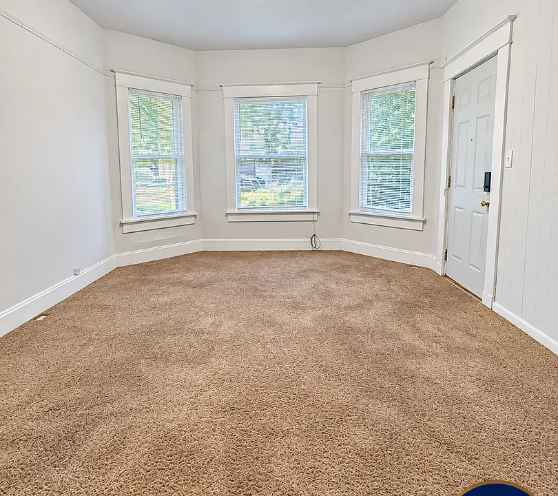 1420 Main St