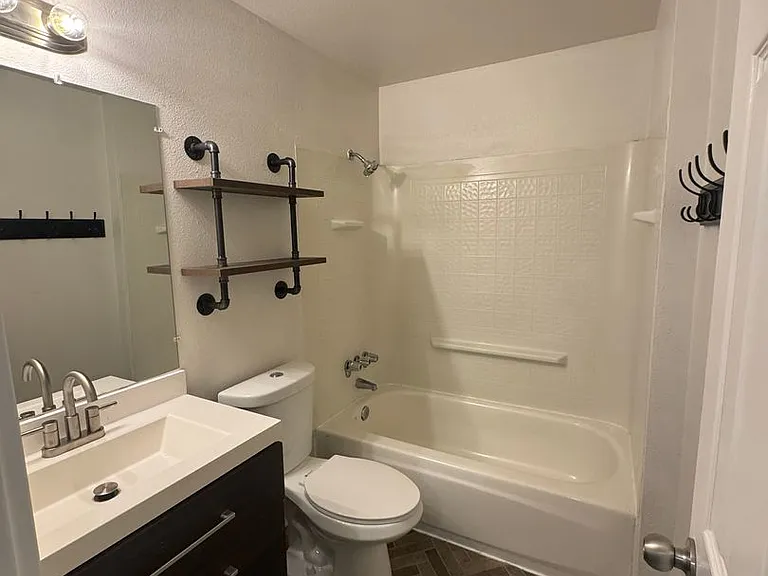 1700 NE Wells Acres Rd #48 — Photo 9