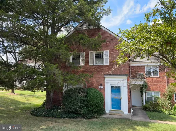 1423 Martha Custis Dr, Alexandria, VA 22302