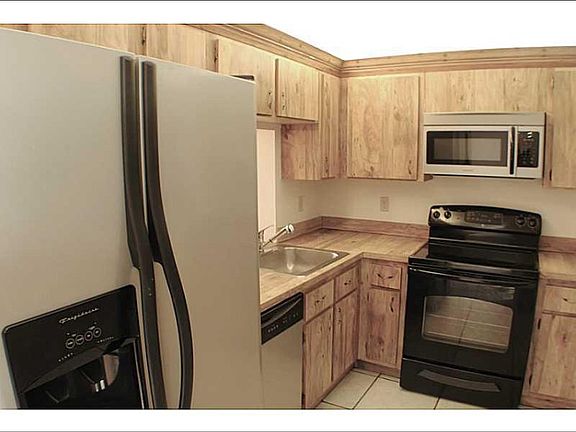 5th image of 17000 NW 67th Ave APT 411