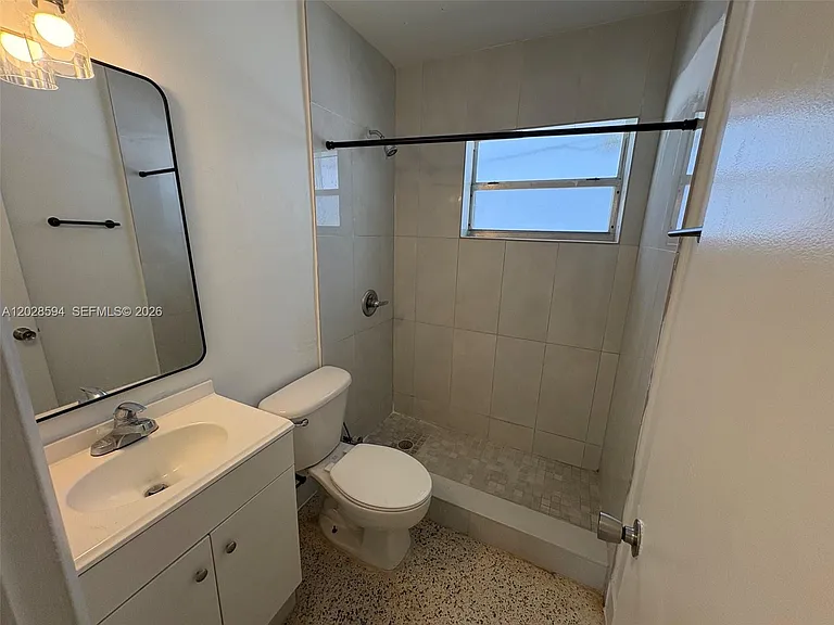 320 W 10th St #3 — Photo 12