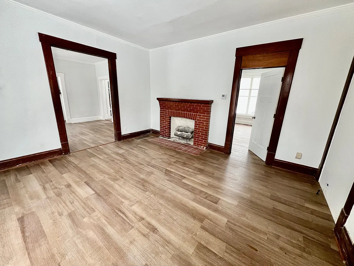 Building Photo - 209 W Brummitt St