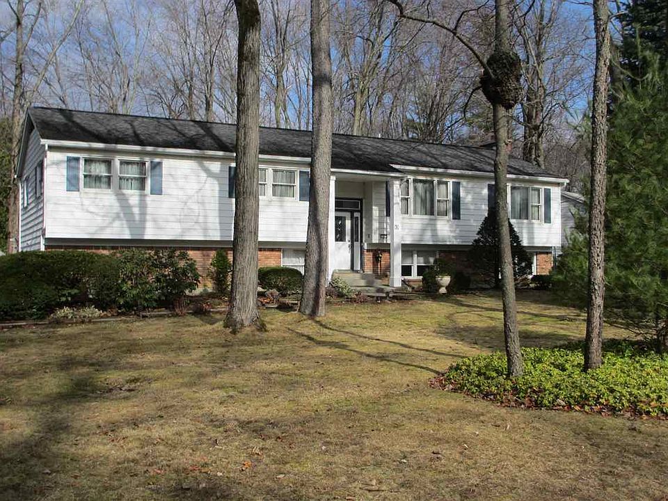 1st image of 16 Granada Dr