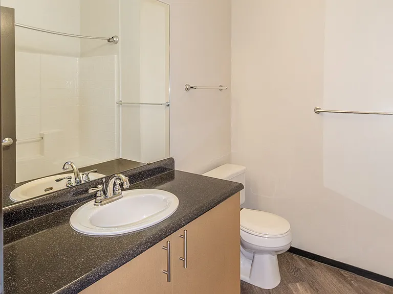 Saffron Apartments — Photo 8