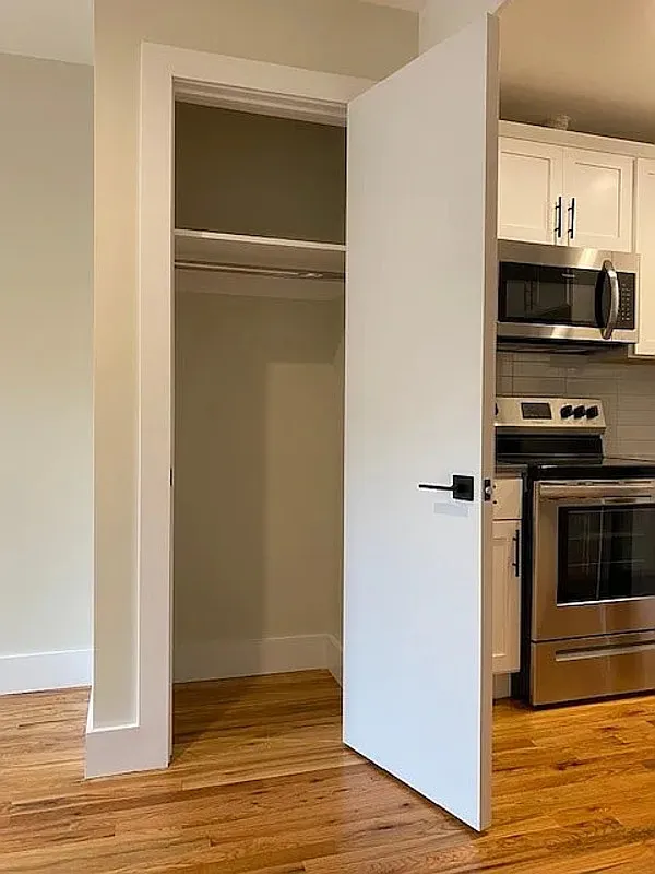 Studio, 1.0 bath, 685 sqft, $1,690 — Photo 4