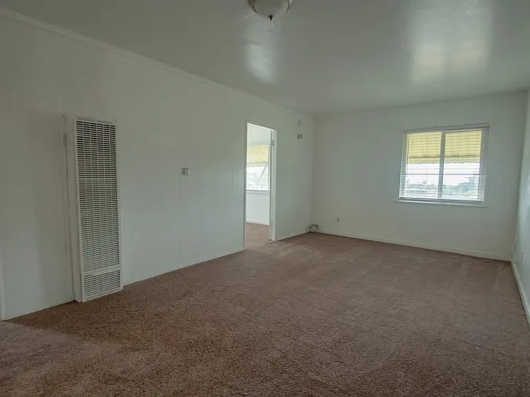 7966 Macarthur Blvd #B — Photo 8
