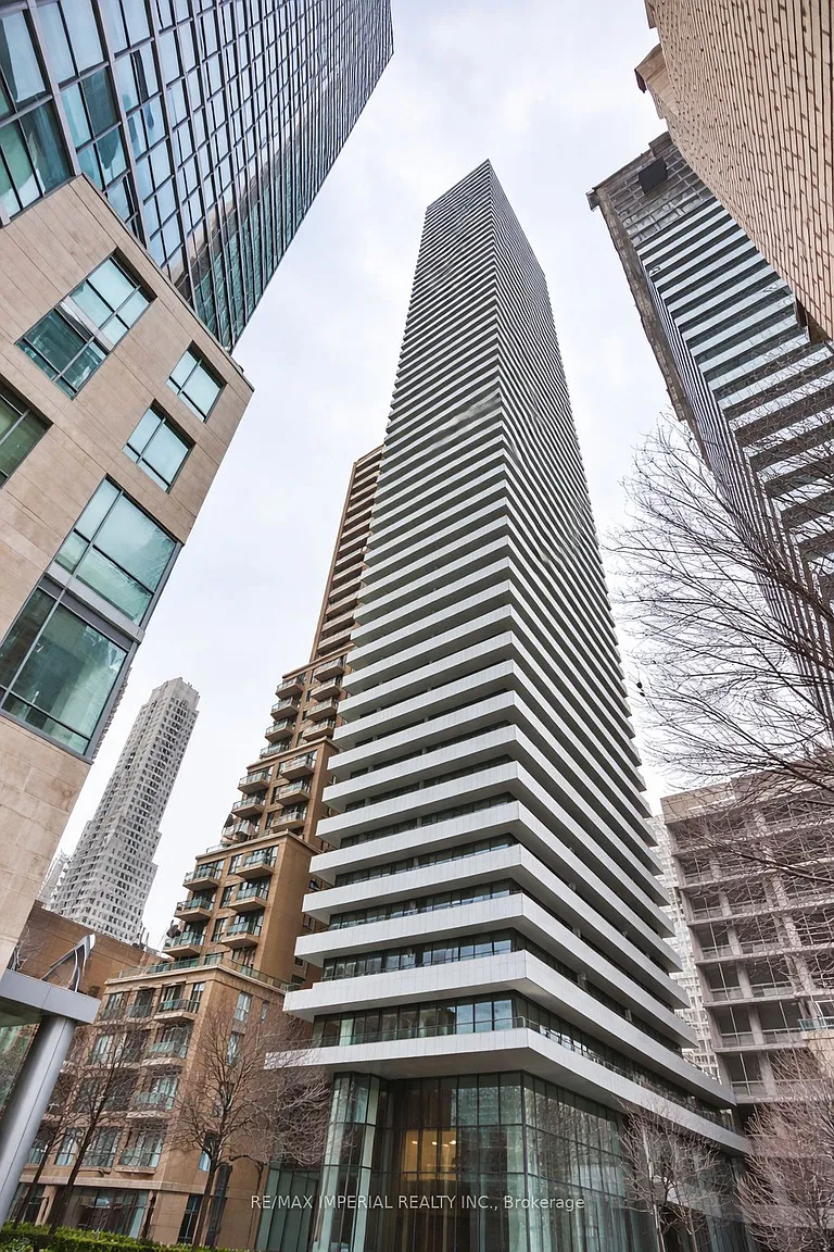 42 Charles St E #2110 photo 1