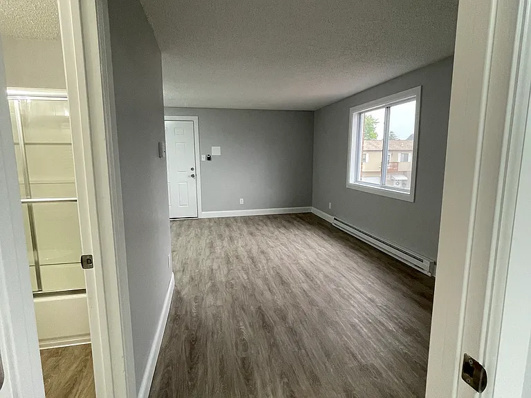 7314 Buffalo Ave #6 — Photo 15