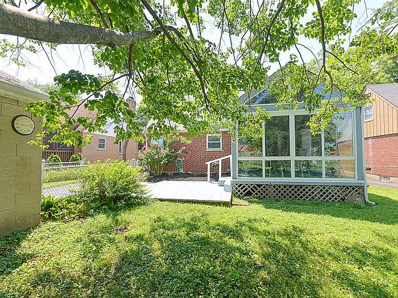 4th image of 8288 Wexford Ave