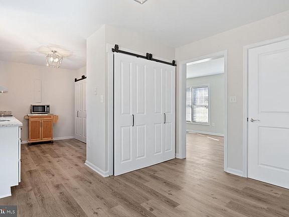 4th image of 902 Kimberly Way