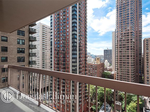 4th image of 235 E 40th St APT 12A