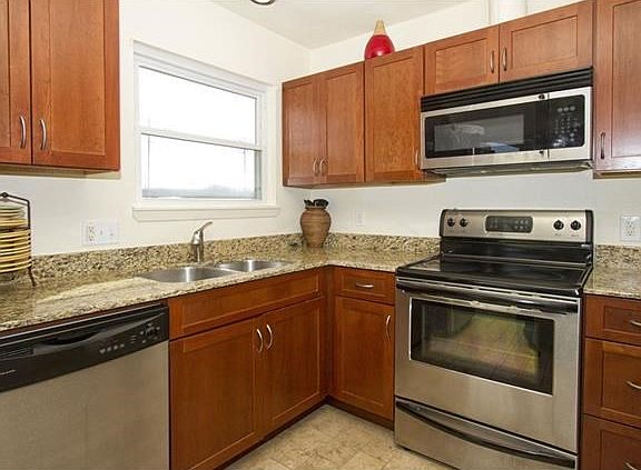 4th image of 2703 Swisher St #307A