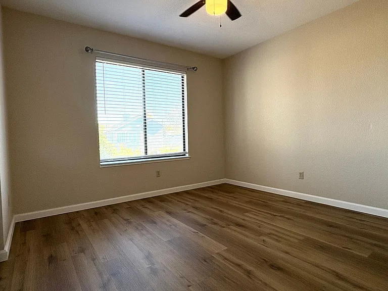 720 Winding Creek Ter — Photo 17