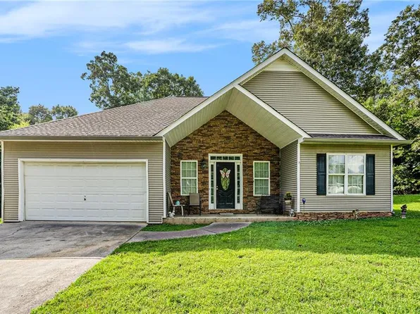 259 Hanover Cir SE, Calhoun, GA 30701