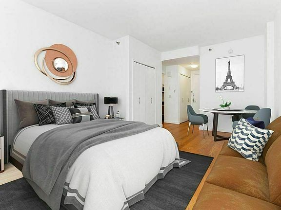 3rd image of 30 W 18th St APT 5D
