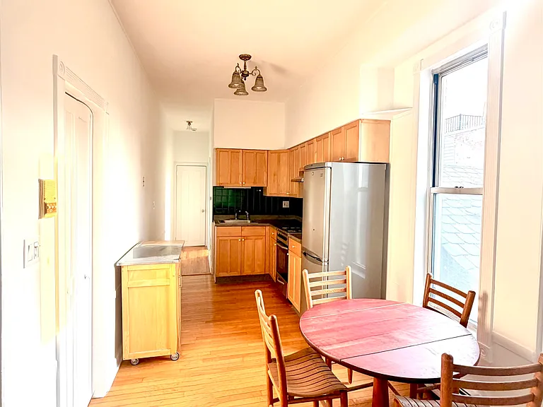 237 3rd St #3-R — Photo 5