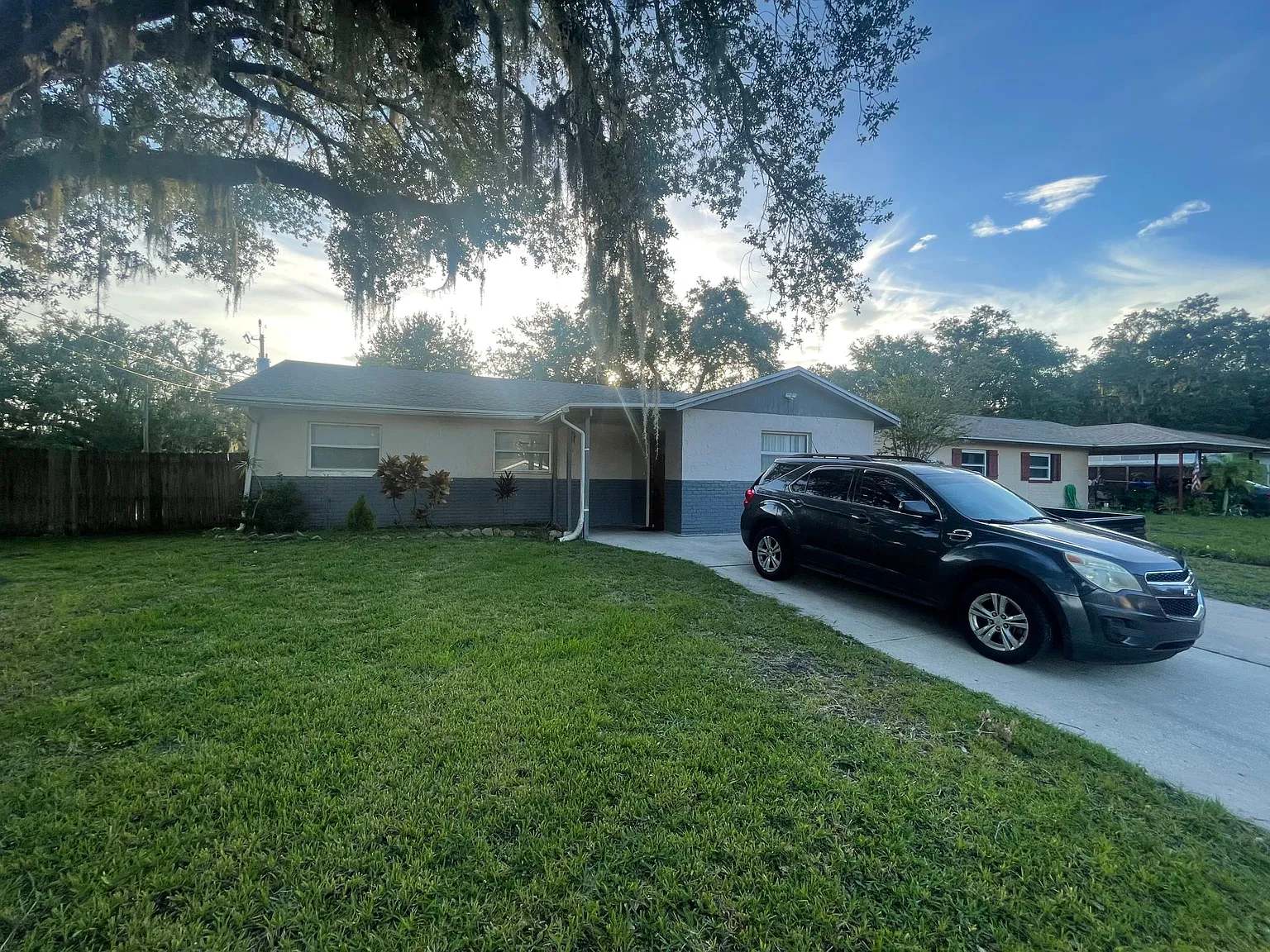 901 S Park Ct — Photo 1