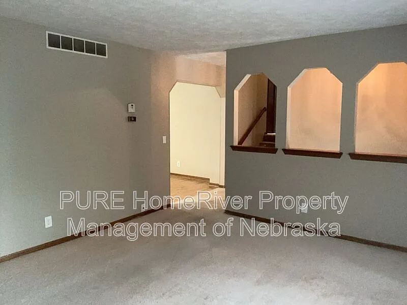 3 bed, 3.0 bath, 1720 sqft, $2,050 — Photo 3