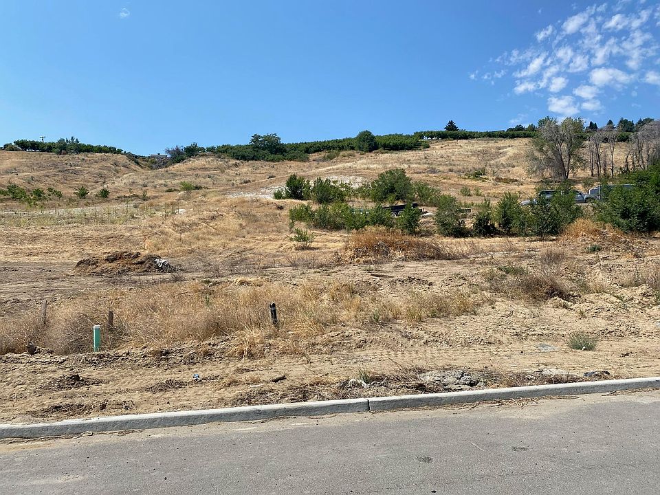 2nd image of 1014 Spring Mountain Dr