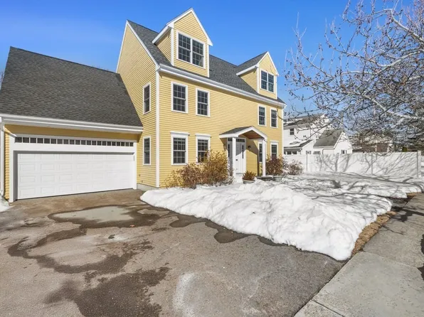 615 Saw Mill Brook Pkwy, Newton, MA 02459