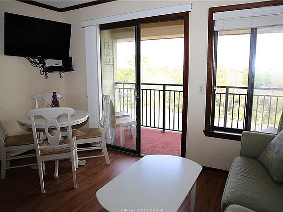 5th image of 39 S Forest Beach Dr #528