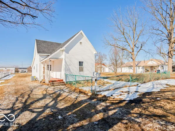 512 N 13th St, Elwood, IN 46036