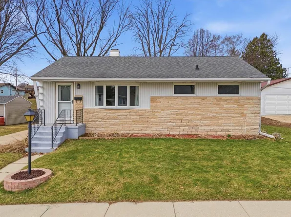 511 Grove STREET, Mayville, WI 53050