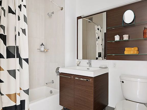 5th image of 4322 Queens St APT 673