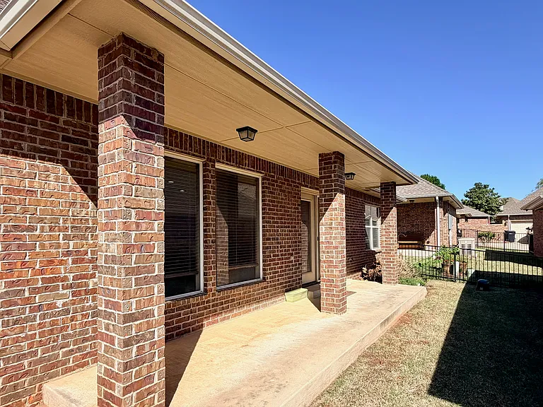 12600 N Rockwell Ave #63 — Photo 31