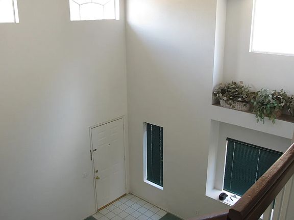 4th image of 15685 Willow Dr