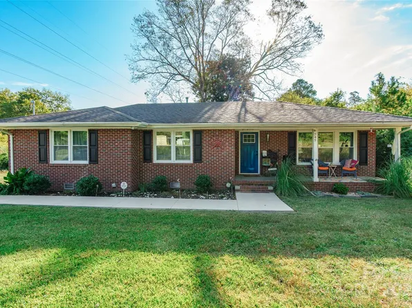 749 Meadowbrook Rd, Chester, SC 29706