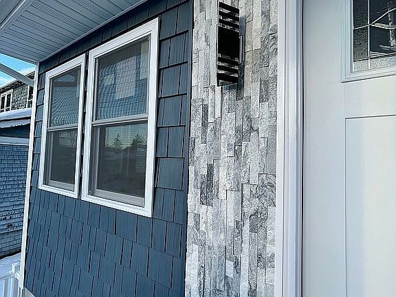 3rd image of 13 Harper Ave