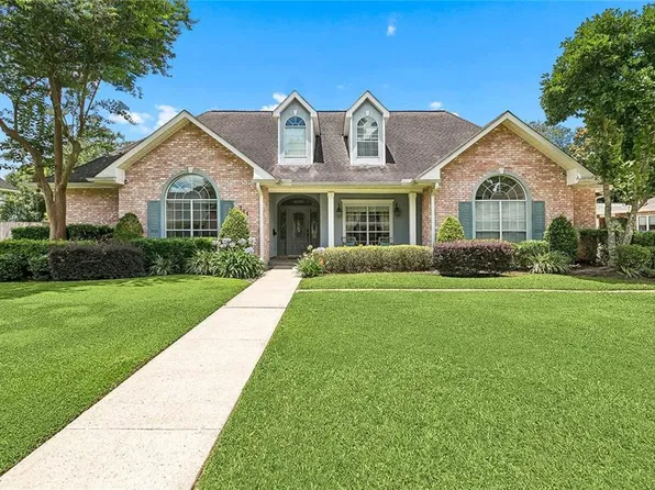 304 Hawthorne St, Gretna, LA 70056