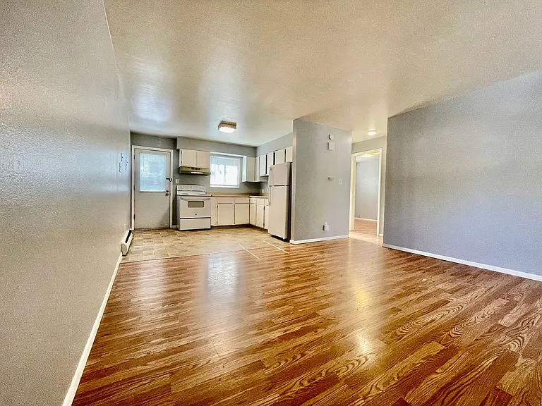 1035 Magnolia St #B — Photo 2