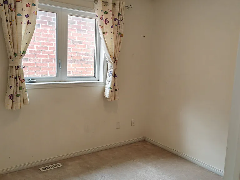 15 Big Hill Cres — Photo 13